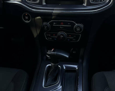 Черный Додж Чарджер, объемом двигателя 3.6 л и пробегом 208 тыс. км за 18300 $, фото 18 на Automoto.ua