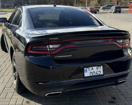 Черный Додж Чарджер, объемом двигателя 3.6 л и пробегом 208 тыс. км за 18300 $, фото 3 на Automoto.ua