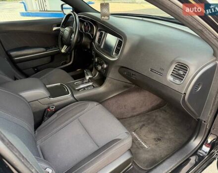 Черный Додж Чарджер, объемом двигателя 3.6 л и пробегом 140 тыс. км за 21500 $, фото 16 на Automoto.ua