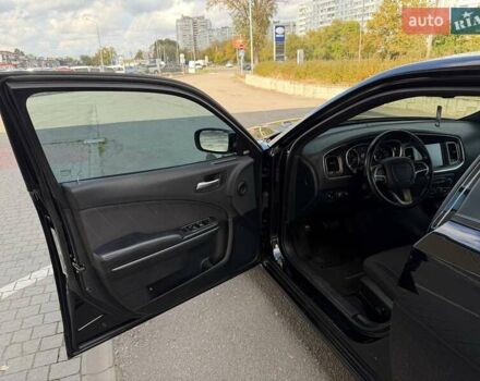 Черный Додж Чарджер, объемом двигателя 3.6 л и пробегом 140 тыс. км за 21500 $, фото 13 на Automoto.ua