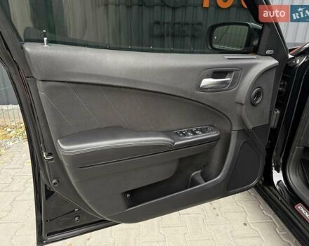 Додж Чарджер 2017 в Киеве на Automoto.ua Черный Додж Чарджер, объемом двигателя 3.6 л и пробегом 60 тыс. км за 17800 $, фото 26 на Automoto.ua