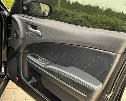 Черный Додж Чарджер, объемом двигателя 3.6 л и пробегом 128 тыс. км за 19000 $, фото 13 на Automoto.ua