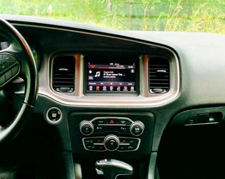 Чорний Додж Charger, об'ємом двигуна 3.6 л та пробігом 90 тис. км за 296 $, фото 8 на Automoto.ua