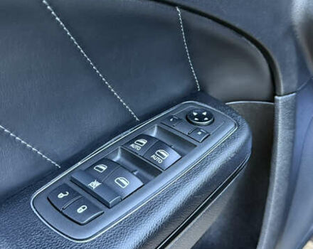 Черный Додж Чарджер, объемом двигателя 5.7 л и пробегом 60 тыс. км за 29999 $, фото 15 на Automoto.ua