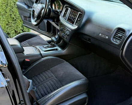 Черный Додж Чарджер, объемом двигателя 5.7 л и пробегом 60 тыс. км за 29999 $, фото 7 на Automoto.ua