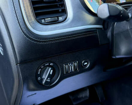 Черный Додж Чарджер, объемом двигателя 5.7 л и пробегом 60 тыс. км за 29999 $, фото 8 на Automoto.ua