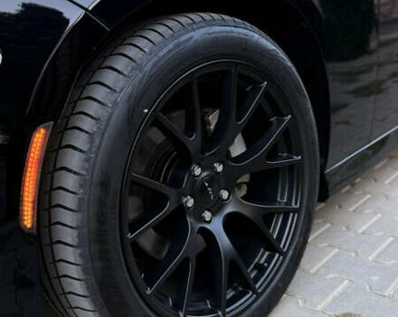 Черный Додж Чарджер, объемом двигателя 5.7 л и пробегом 60 тыс. км за 29999 $, фото 23 на Automoto.ua