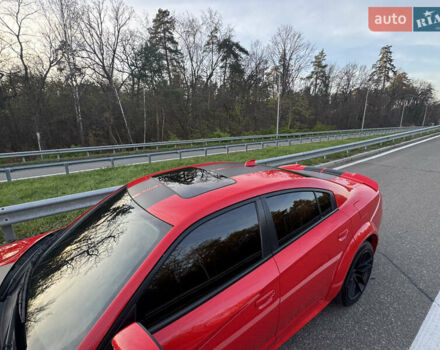 Червоний Додж Charger, об'ємом двигуна 6.4 л та пробігом 98 тис. км за 33000 $, фото 5 на Automoto.ua