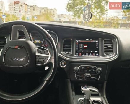 Додж Чарджер 2017 в Запорожье на Automoto.ua Красный Додж Чарджер, объемом двигателя 3.6 л и пробегом 110 тыс. км за 20500 $, фото 12 на Automoto.ua