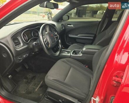 Додж Чарджер 2017 в Запорожье на Automoto.ua Красный Додж Чарджер, объемом двигателя 3.6 л и пробегом 110 тыс. км за 20500 $, фото 5 на Automoto.ua
