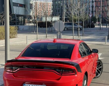 Красный Додж Чарджер, объемом двигателя 0.57 л и пробегом 132 тыс. км за 22000 $, фото 3 на Automoto.ua