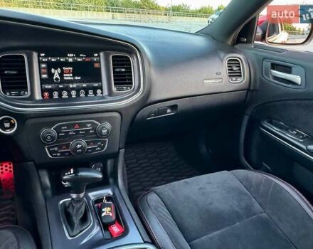 Червоний Додж Charger, об'ємом двигуна 6.4 л та пробігом 85 тис. км за 31500 $, фото 33 на Automoto.ua