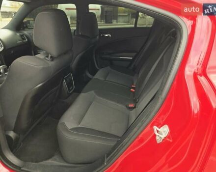 Додж Чарджер 2017 в Запорожье на Automoto.ua Красный Додж Чарджер, объемом двигателя 3.6 л и пробегом 110 тыс. км за 20500 $, фото 3 на Automoto.ua