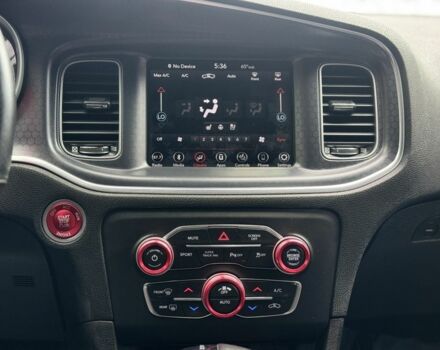 Красный Додж Чарджер, объемом двигателя 3.6 л и пробегом 144 тыс. км за 18500 $, фото 14 на Automoto.ua