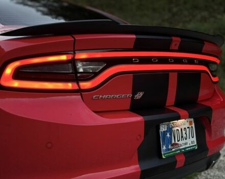 Красный Додж Чарджер, объемом двигателя 3.6 л и пробегом 144 тыс. км за 18500 $, фото 7 на Automoto.ua