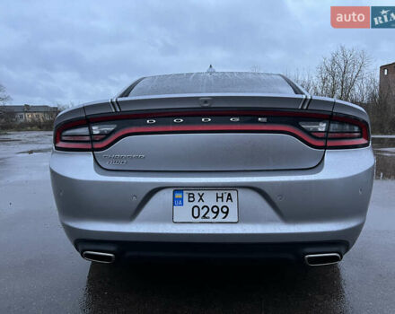 Серый Додж Чарджер, объемом двигателя 3.6 л и пробегом 198 тыс. км за 13800 $, фото 19 на Automoto.ua