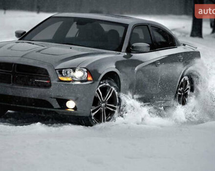 Серый Додж Чарджер, объемом двигателя 3.6 л и пробегом 156 тыс. км за 10000 $, фото 2 на Automoto.ua