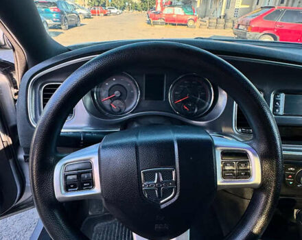 Серый Додж Чарджер, объемом двигателя 3.6 л и пробегом 156 тыс. км за 10000 $, фото 23 на Automoto.ua