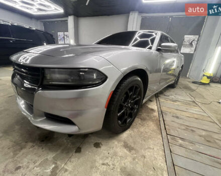 Серый Додж Чарджер, объемом двигателя 3.6 л и пробегом 198 тыс. км за 13800 $, фото 4 на Automoto.ua