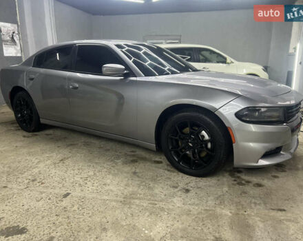 Серый Додж Чарджер, объемом двигателя 3.6 л и пробегом 198 тыс. км за 13800 $, фото 1 на Automoto.ua