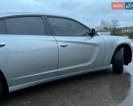 Серый Додж Чарджер, объемом двигателя 3.6 л и пробегом 198 тыс. км за 13800 $, фото 32 на Automoto.ua