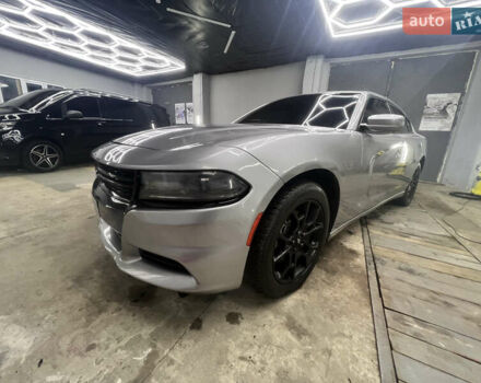 Серый Додж Чарджер, объемом двигателя 3.6 л и пробегом 198 тыс. км за 13800 $, фото 3 на Automoto.ua