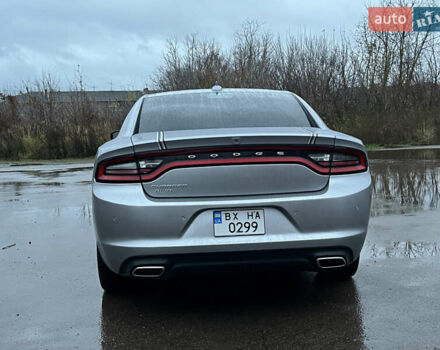 Серый Додж Чарджер, объемом двигателя 3.6 л и пробегом 198 тыс. км за 13800 $, фото 49 на Automoto.ua