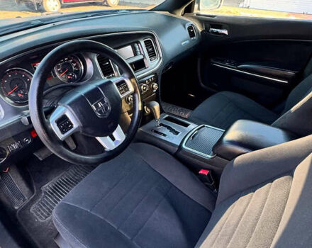 Серый Додж Чарджер, объемом двигателя 3.6 л и пробегом 156 тыс. км за 10000 $, фото 4 на Automoto.ua