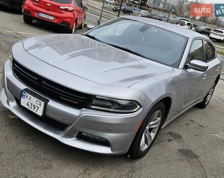 Серый Додж Чарджер, объемом двигателя 3.6 л и пробегом 192 тыс. км за 13000 $, фото 9 на Automoto.ua
