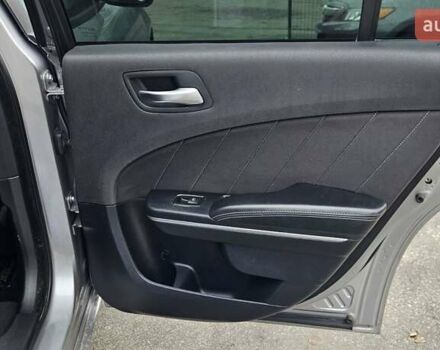 Серый Додж Чарджер, объемом двигателя 3.6 л и пробегом 192 тыс. км за 13000 $, фото 20 на Automoto.ua