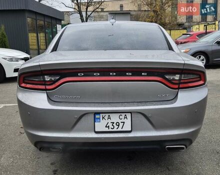 Серый Додж Чарджер, объемом двигателя 3.6 л и пробегом 192 тыс. км за 13000 $, фото 3 на Automoto.ua