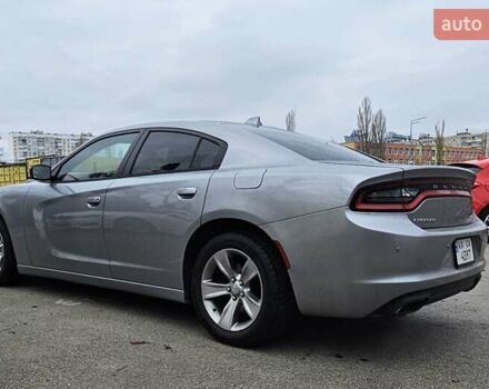 Серый Додж Чарджер, объемом двигателя 3.6 л и пробегом 192 тыс. км за 13000 $, фото 2 на Automoto.ua