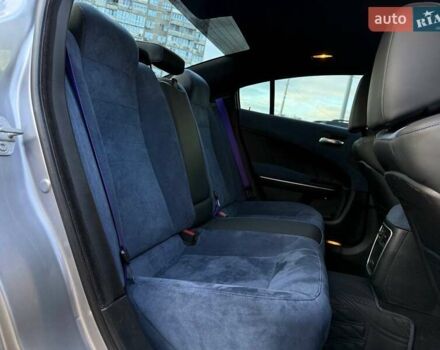 Сірий Додж Charger, об'ємом двигуна 5.65 л та пробігом 200 тис. км за 29990 $, фото 10 на Automoto.ua