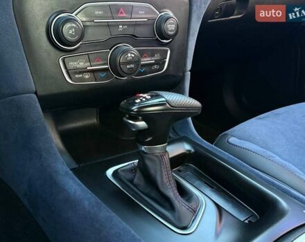 Сірий Додж Charger, об'ємом двигуна 5.65 л та пробігом 200 тис. км за 29990 $, фото 18 на Automoto.ua