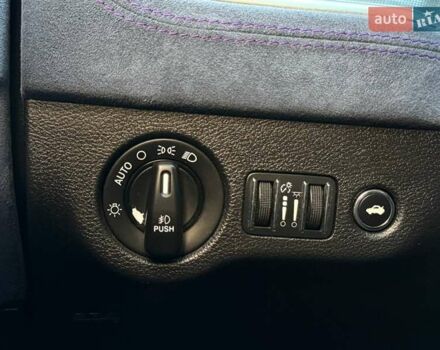 Сірий Додж Charger, об'ємом двигуна 5.65 л та пробігом 200 тис. км за 29990 $, фото 17 на Automoto.ua