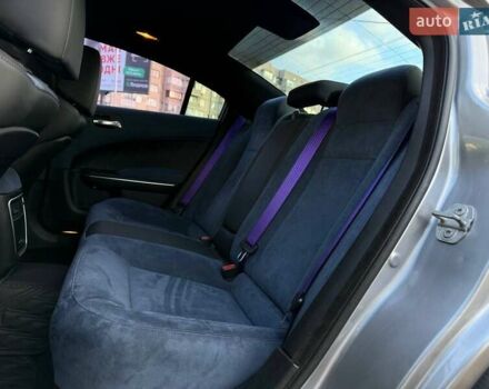 Сірий Додж Charger, об'ємом двигуна 5.65 л та пробігом 200 тис. км за 29990 $, фото 9 на Automoto.ua