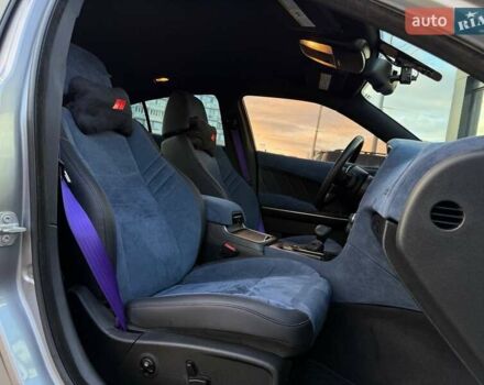Сірий Додж Charger, об'ємом двигуна 5.65 л та пробігом 200 тис. км за 29990 $, фото 11 на Automoto.ua