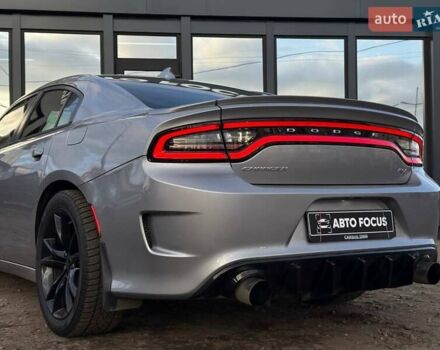 Сірий Додж Charger, об'ємом двигуна 5.65 л та пробігом 200 тис. км за 29990 $, фото 5 на Automoto.ua