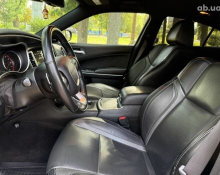 Серый Додж Чарджер, объемом двигателя 3.6 л и пробегом 51 тыс. км за 19990 $, фото 14 на Automoto.ua