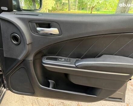 Серый Додж Чарджер, объемом двигателя 3.6 л и пробегом 51 тыс. км за 19990 $, фото 28 на Automoto.ua