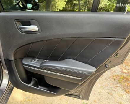 Серый Додж Чарджер, объемом двигателя 3.6 л и пробегом 51 тыс. км за 19990 $, фото 24 на Automoto.ua