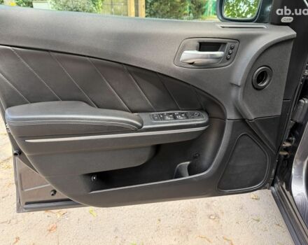 Серый Додж Чарджер, объемом двигателя 3.6 л и пробегом 51 тыс. км за 19990 $, фото 11 на Automoto.ua