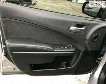 Серый Додж Чарджер, объемом двигателя 3.6 л и пробегом 94 тыс. км за 21000 $, фото 11 на Automoto.ua