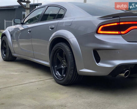 Серый Додж Чарджер, объемом двигателя 6.4 л и пробегом 45 тыс. км за 45000 $, фото 6 на Automoto.ua