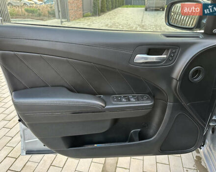 Сірий Додж Charger, об'ємом двигуна 3.6 л та пробігом 47 тис. км за 25000 $, фото 16 на Automoto.ua