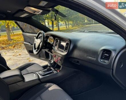 Додж Чарджер 2022 в Белой Церкве на Automoto.ua Серый Додж Чарджер, объемом двигателя 3.6 л и пробегом 63 тыс. км за 24500 $, фото 18 на Automoto.ua