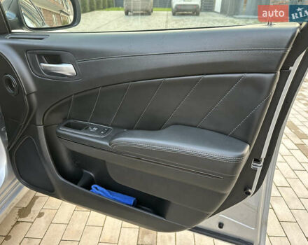 Сірий Додж Charger, об'ємом двигуна 3.6 л та пробігом 47 тис. км за 25000 $, фото 36 на Automoto.ua