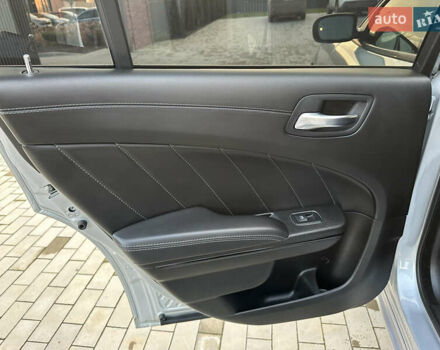 Сірий Додж Charger, об'ємом двигуна 3.6 л та пробігом 47 тис. км за 25000 $, фото 26 на Automoto.ua