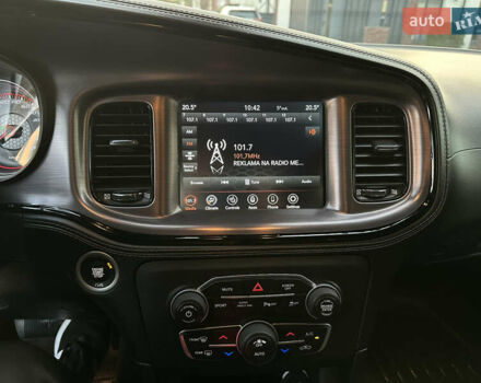 Сірий Додж Charger, об'ємом двигуна 3.6 л та пробігом 47 тис. км за 25000 $, фото 46 на Automoto.ua