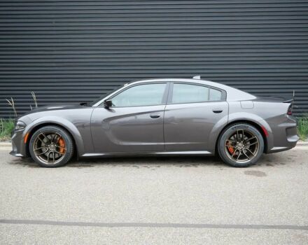 Серый Додж Чарджер, объемом двигателя 6.2 л и пробегом 12 тыс. км за 33000 $, фото 2 на Automoto.ua